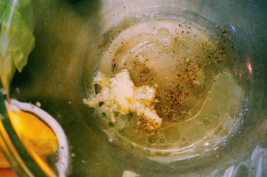 Ingredients for the dressing: lemon juice, oil, salt, pepper, garlic - and lots of it