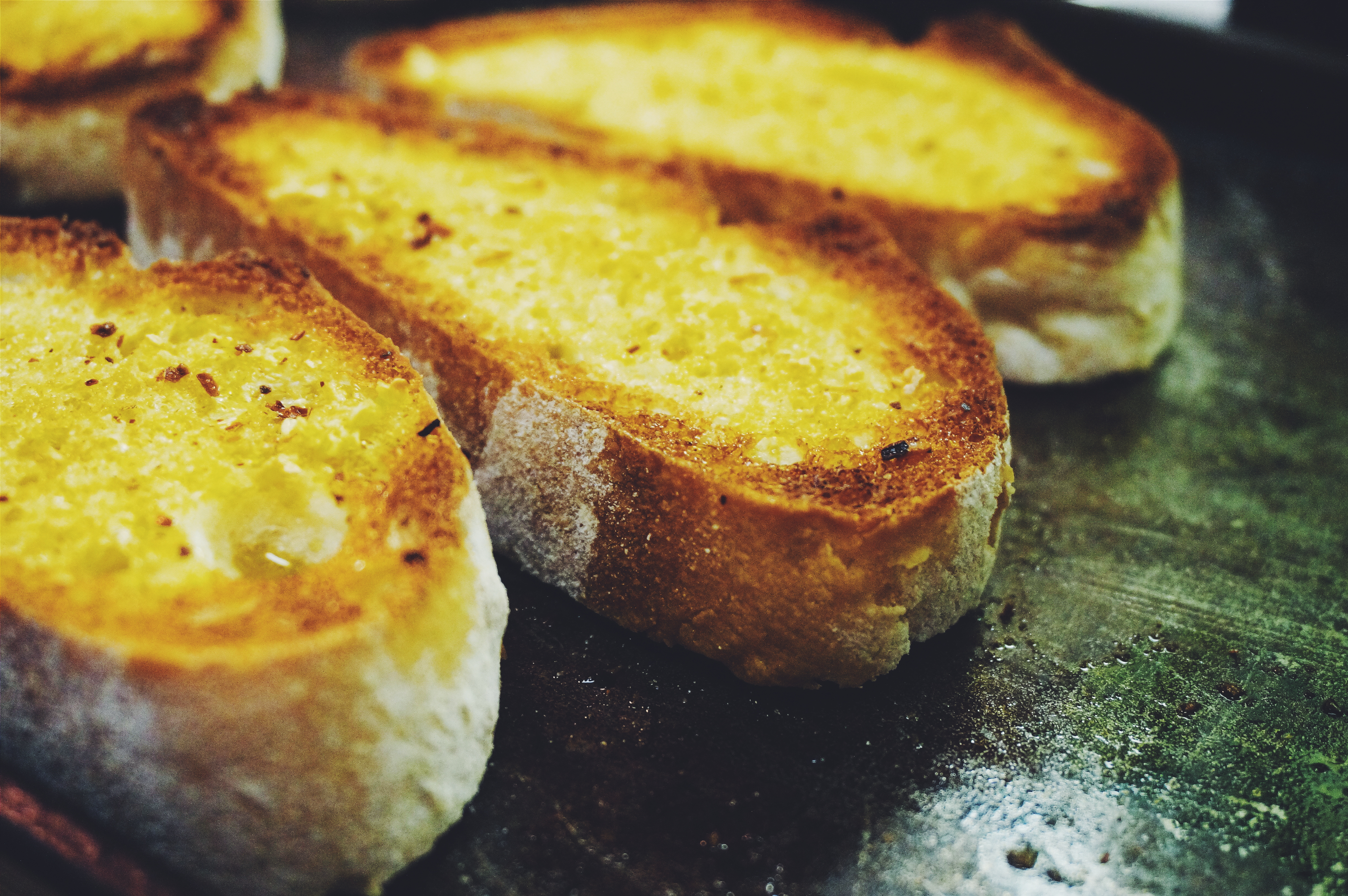 Chili-Garlic Bread