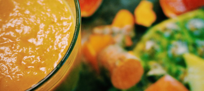 Mango-Turmeric Tropical Smoothie