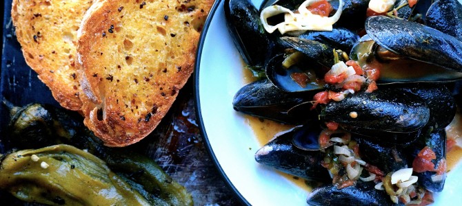 Buttery Hatch Chile Steamed Mussels